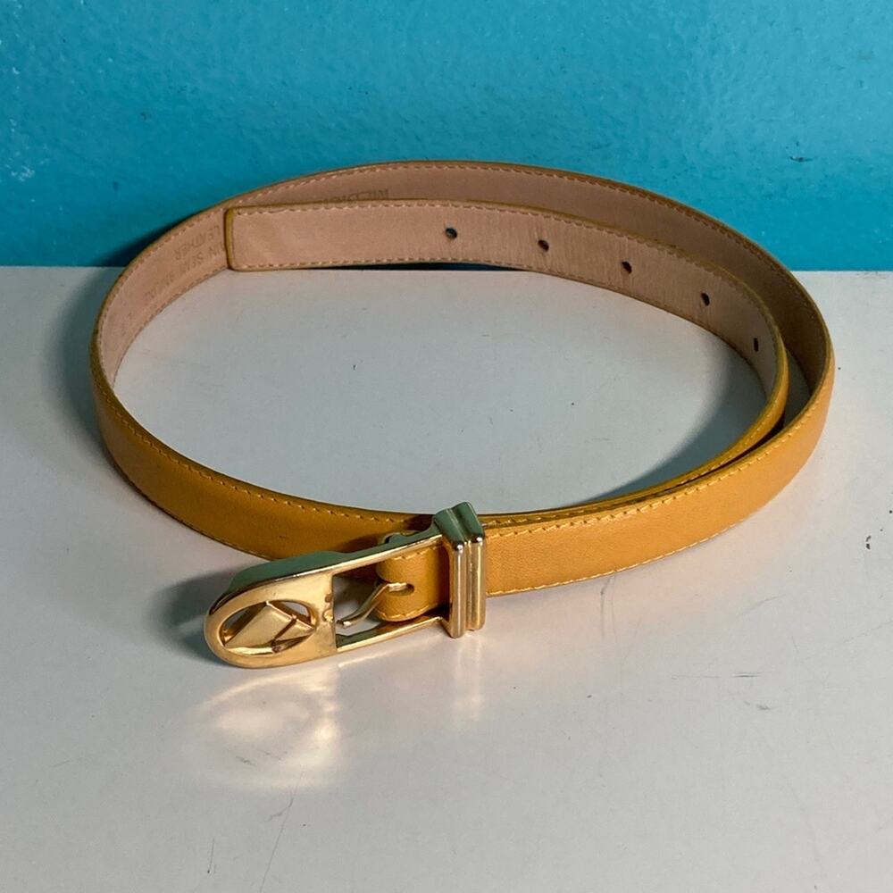 Liz Claiborne VINTAGE Yellow Leather Belt Size M Fits 26 to 30" Waist